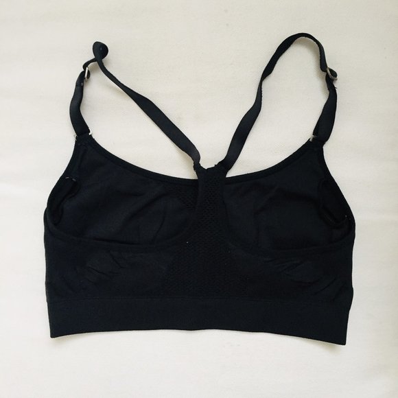 Under Armour Bundle Of 2 Sports Bras Size Medium - Picture 5 of 10